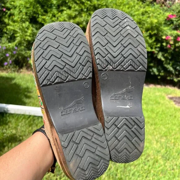 Dansko Floral Embroidered Leather Clogs Size 40 / US 10 - Picture 6 of 6